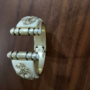 Cabi bangle bracelet with Chinese motif, hinged